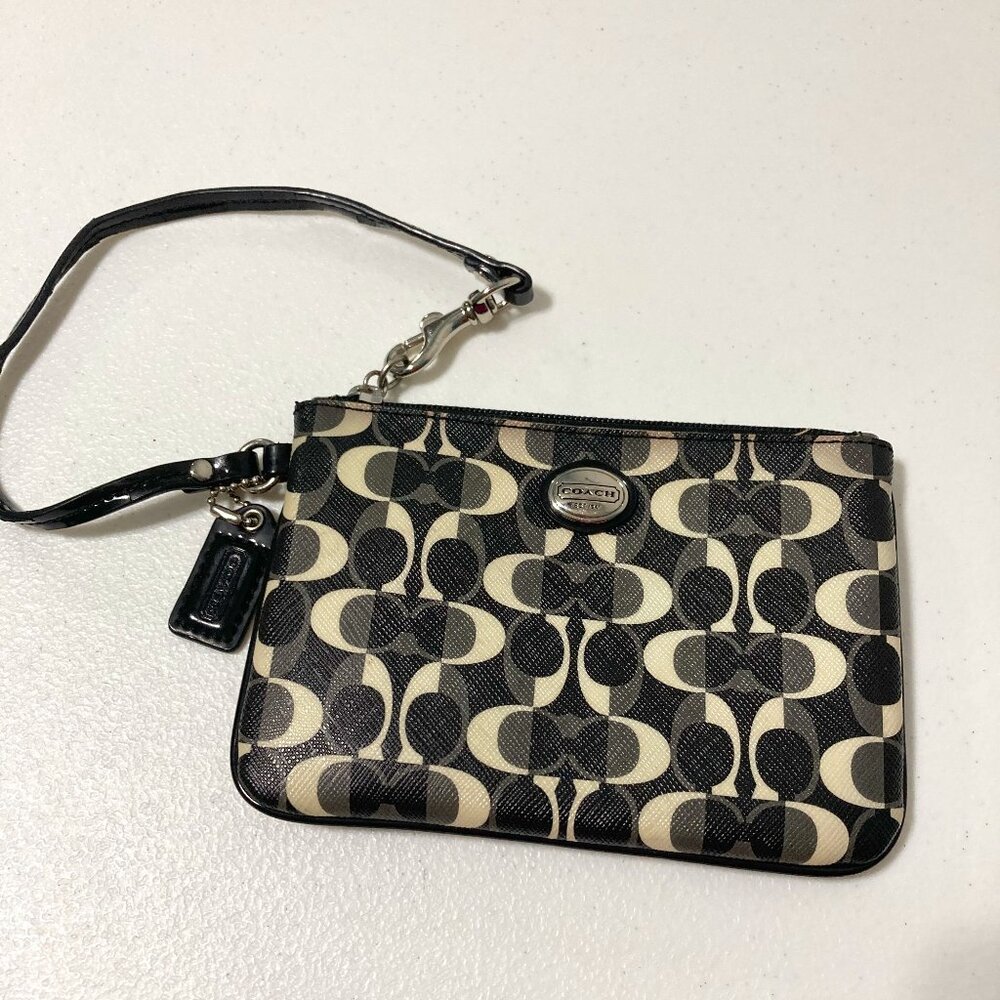 Coach Signature Peyton Dream C Go-Go Wristlet Wallet Purse Clutch Pouch Black